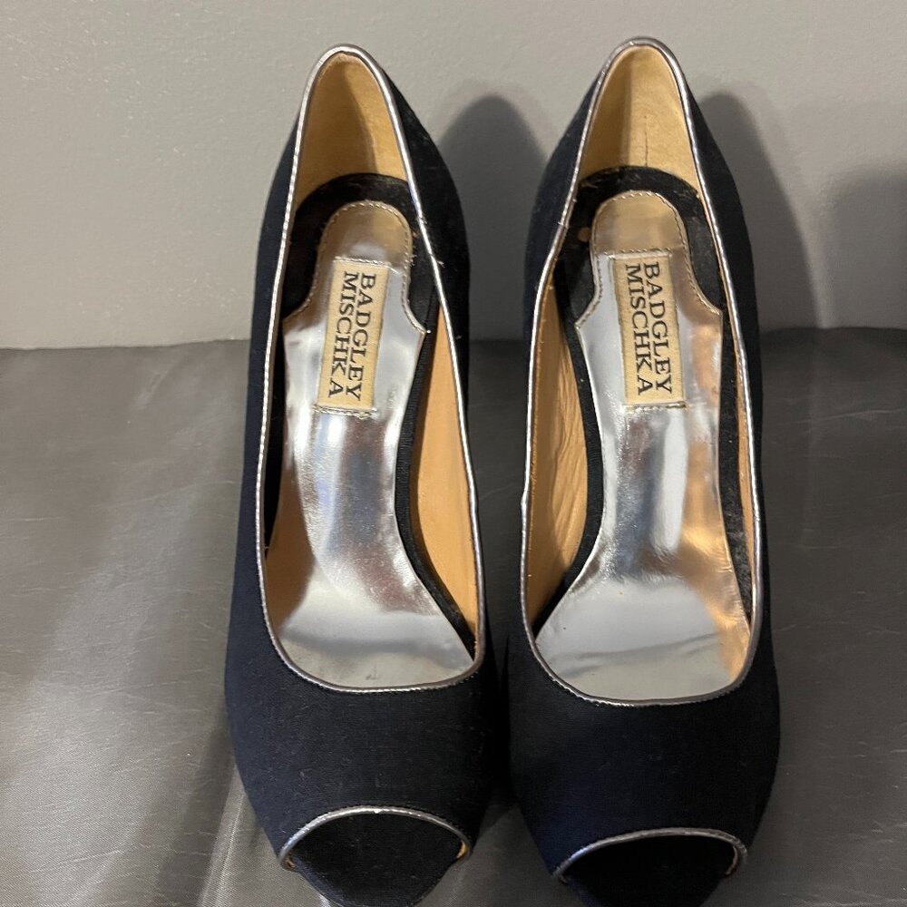 Badgley Mischka Black Linen Peep Toe Size 6